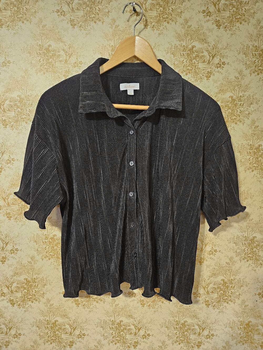 Colsie Black Pleated Blouse